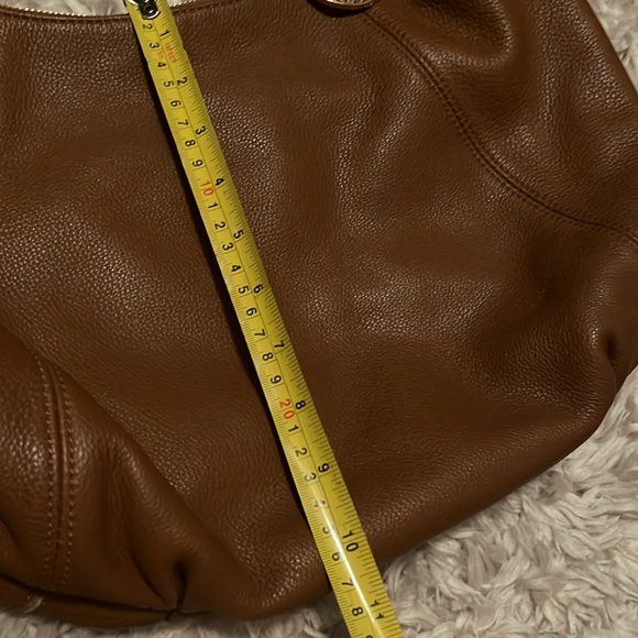 Michael Kora shoulder bag very nice like brand new no stains smoke free owner - Picture 11 of 13